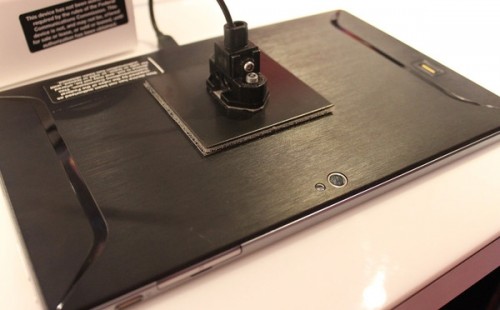 Планшет Lenovo IdeaPad K2 (вид сзади)